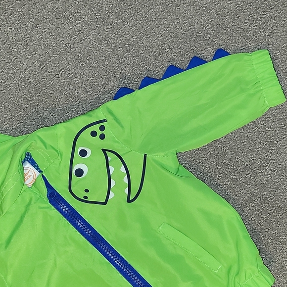🦖 NWOT! 5/$25 Green Dinosaur Windbreaker/Rain Jacket Size 0-3M - Picture 5 of 6